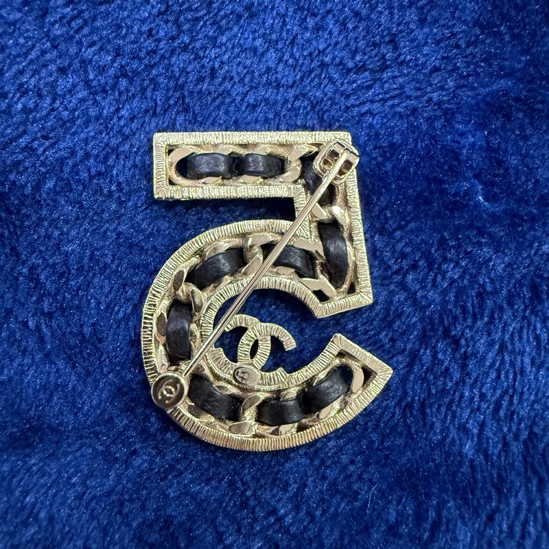 香奈兒 No.5胸針 Chanel水鑽皮穿鏈胸針-1