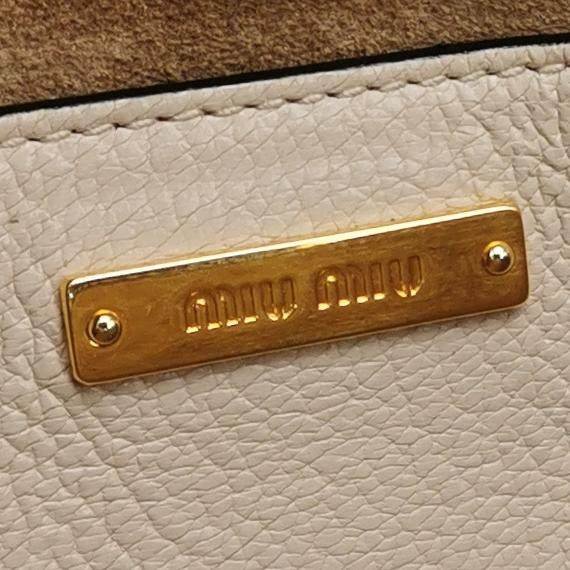 Miu Miu Madras羊皮純色金屬扣斜挎包單肩包-7