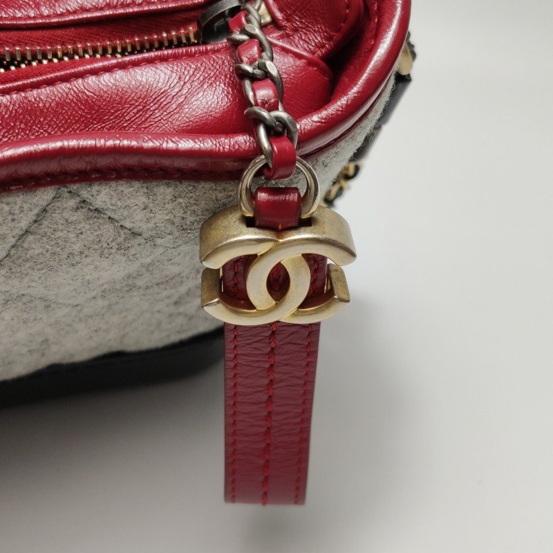 Chanel Gabrielle流浪包小號油蠟皮拼色菱格字母Logo雙鏈條設計單肩包-10