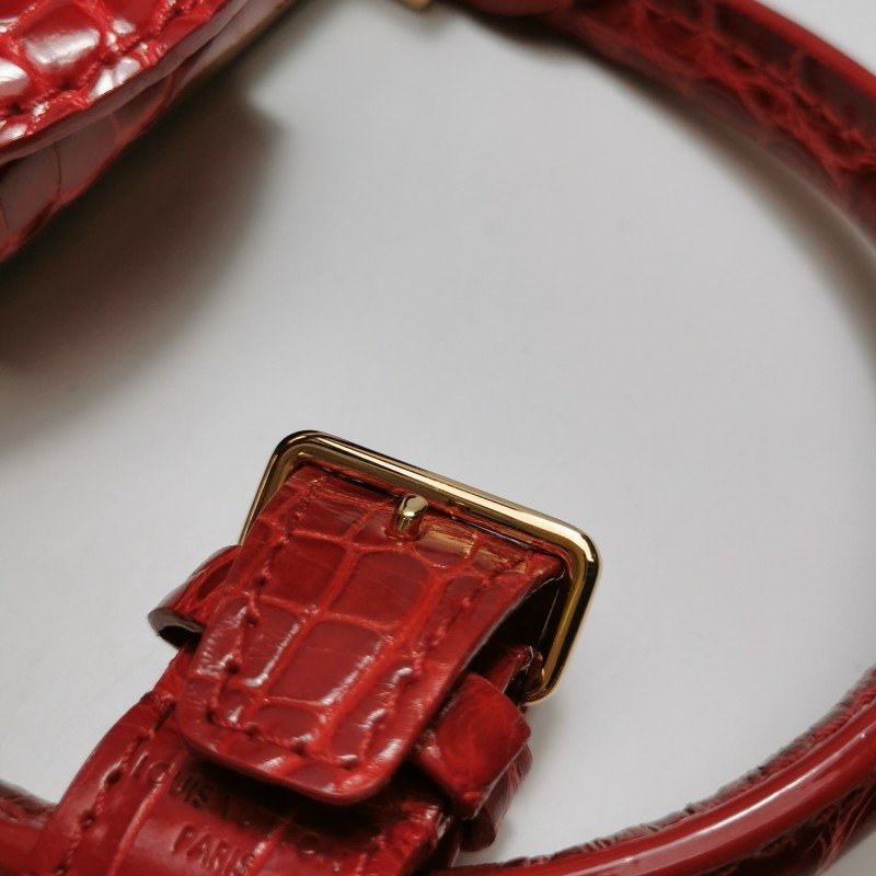 Louis Vuitton(LV)Deesse小號鱷魚皮純色手提包-12