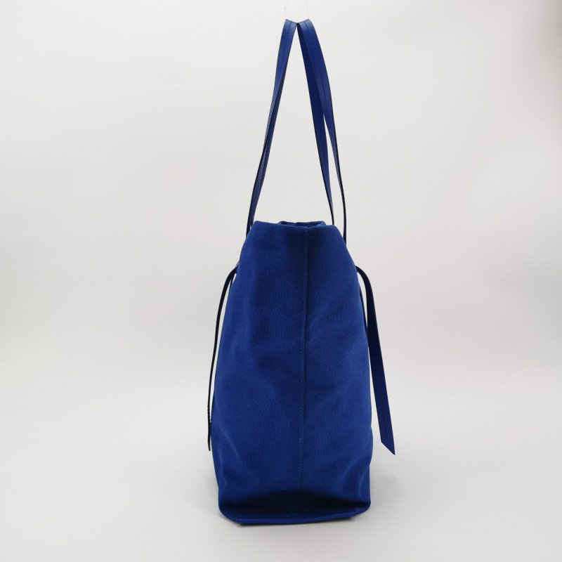 Miu Miu Grace Lux系列牛皮帆布純色字母Logo單肩包-2