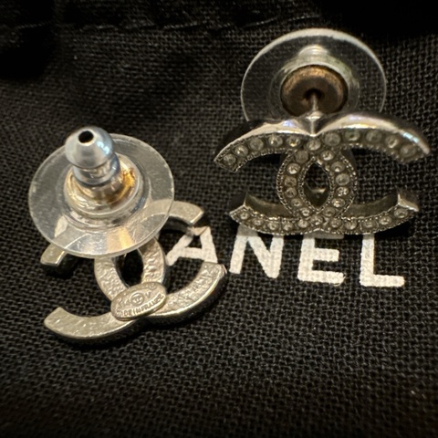 Chanel 經典雙C Logo鑲鑽耳環