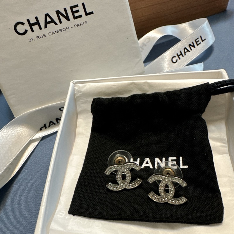 Chanel 經典雙C Logo鑲鑽耳環-2