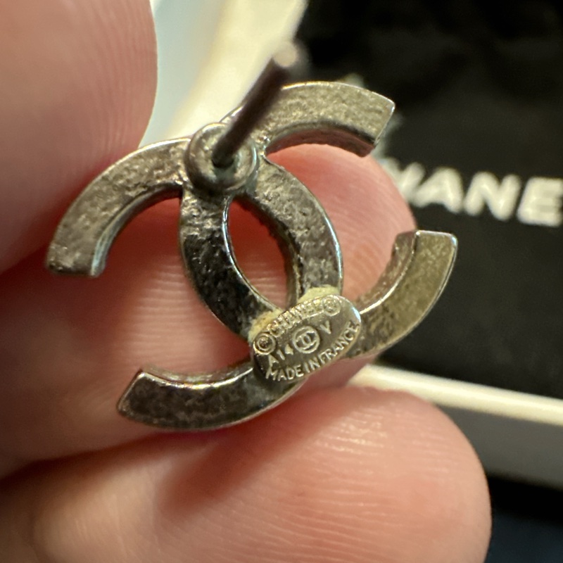 Chanel 經典雙C Logo鑲鑽耳環-18