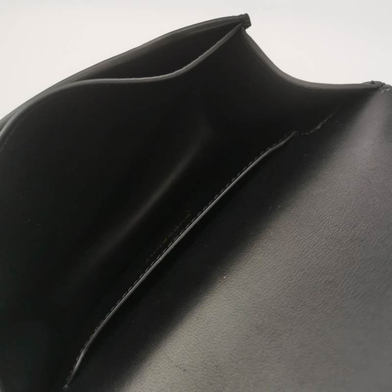 Burberry牛皮純色字母logo腰包胸包-6