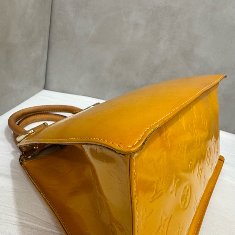 Lv 黃漆皮手提包-14