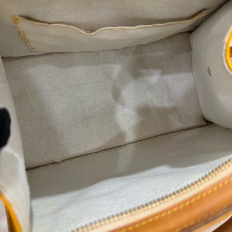 Lv 黃漆皮手提包-23