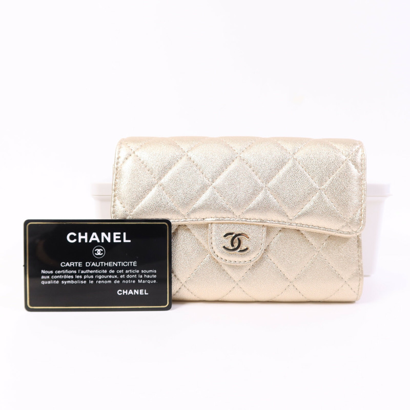 CHANEL 羊皮皮革Wallet金扣錢包-8