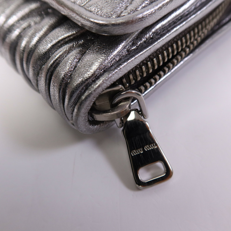 Miu Miu 羊皮皮革Long Wallet銀扣長錢包-8