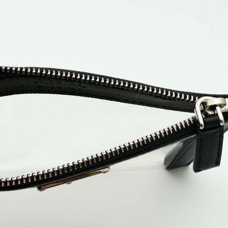 PRADA 羊皮皮革Pouch金扣手拿包-7