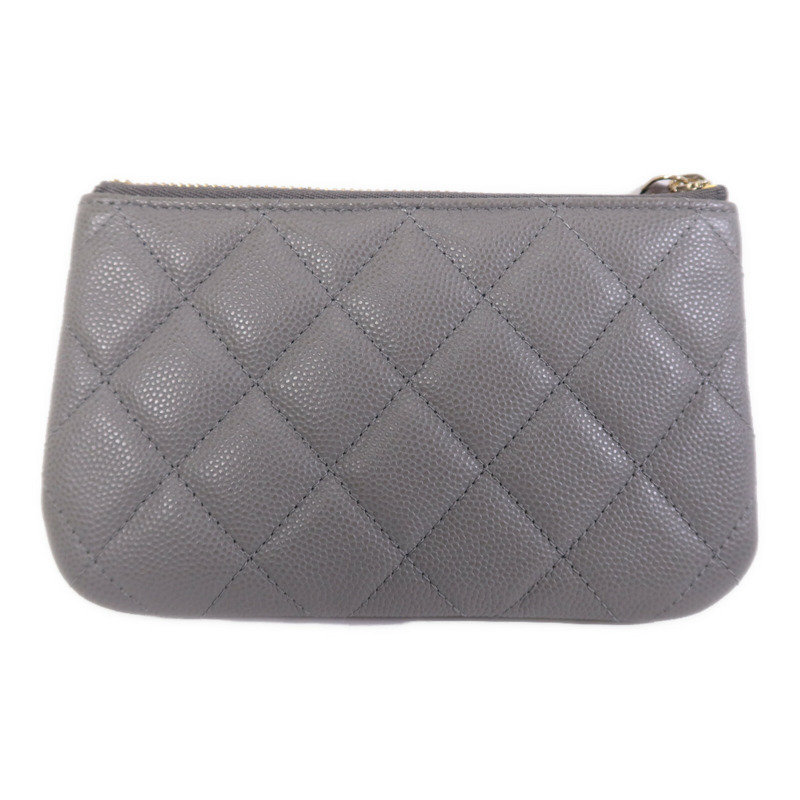 CHANEL 牛皮皮革Pouch金扣手拿包-1