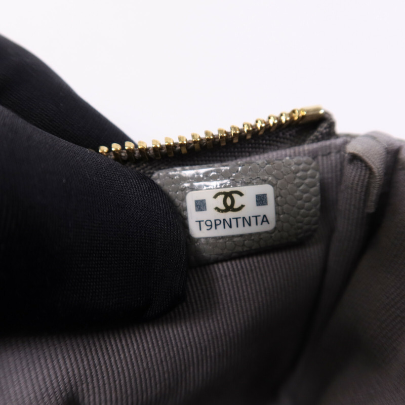 CHANEL 牛皮皮革Pouch金扣手拿包-6