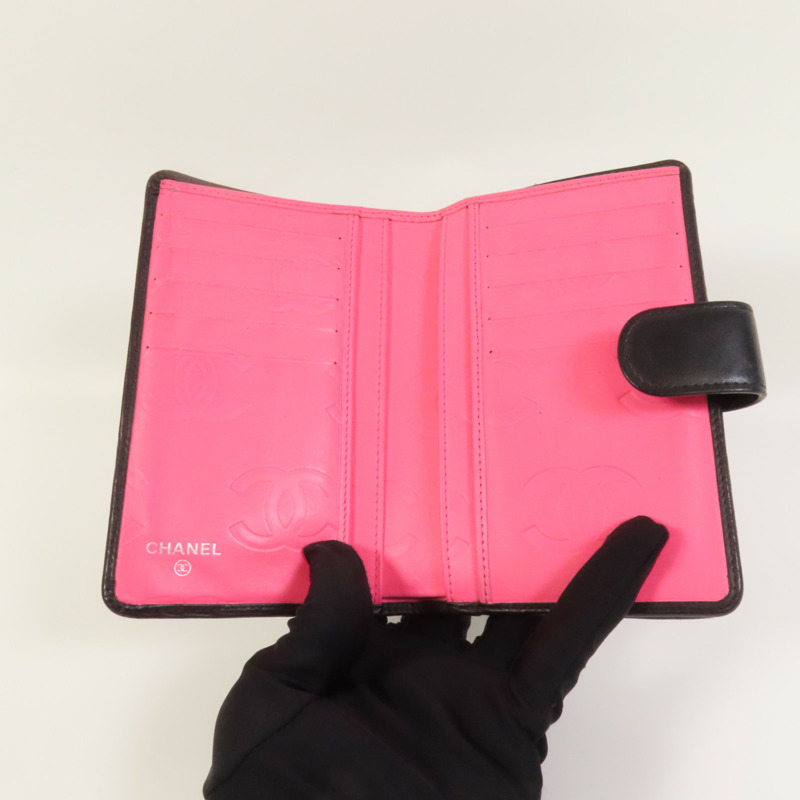 CHANEL 牛皮皮革Cambon銀扣錢包-7