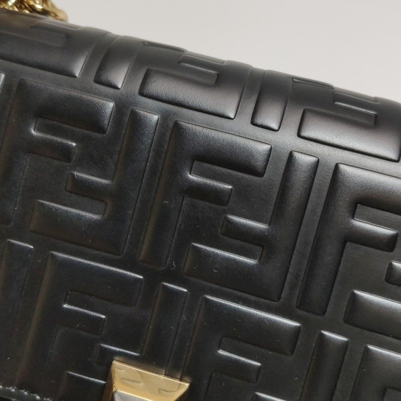 Fendi Kan I迷你牛皮Zucca印花鉚釘封扣單肩包-16