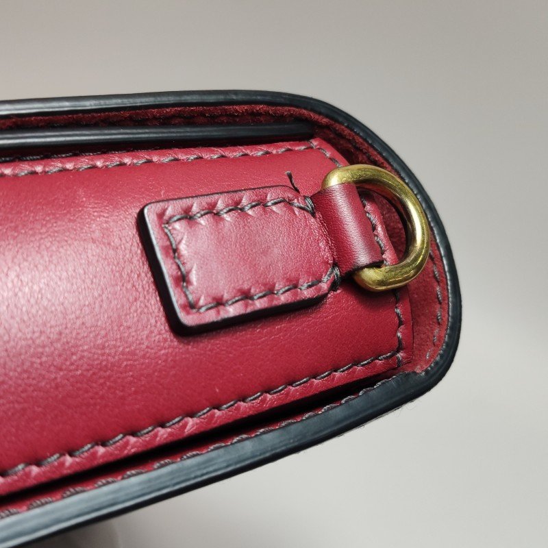 Dior Dio(r)evolution牛皮純色字母Logo斜挎包單肩包-17