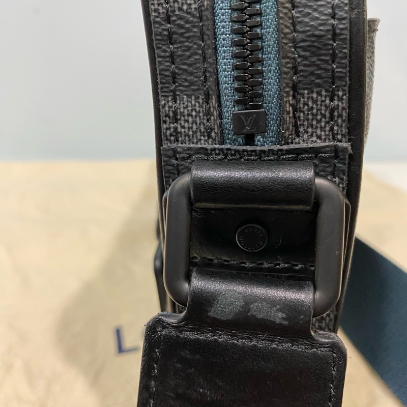 Louis Vuitton 黑棋盤格帆布拉鍊郵差包-11