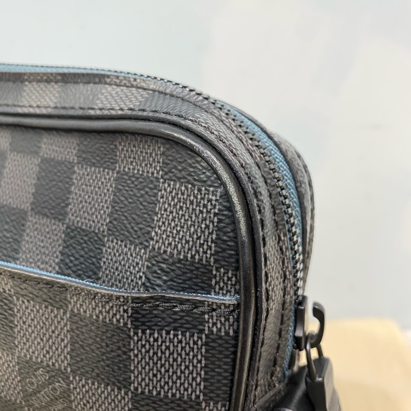 Louis Vuitton 黑棋盤格帆布拉鍊郵差包-21