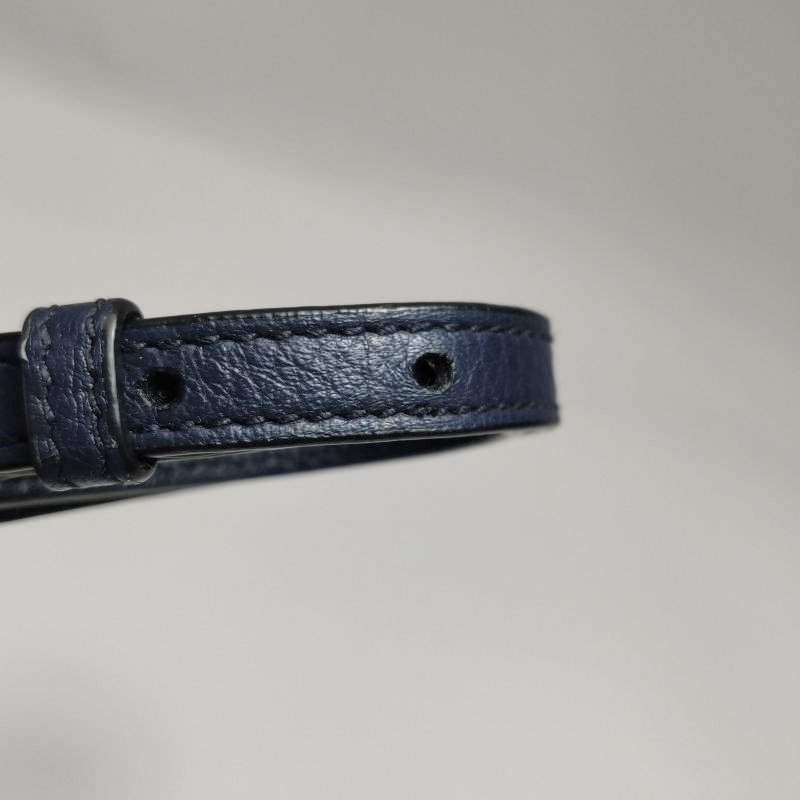 Prada牛皮純色字母Logo拉鏈斜挎包單肩包-8