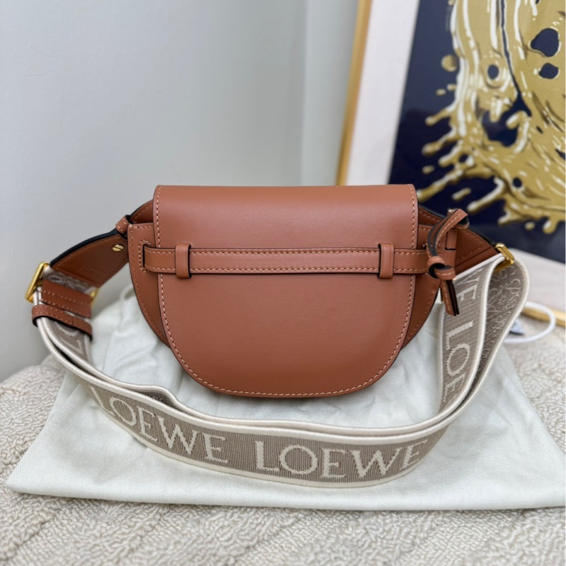 【99❤️】LOEWE  Gate mini焦糖色馬鞍包金扣 斜挎包-1
