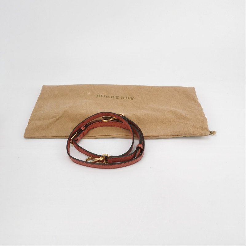 Burberry The Banner班納小號牛皮帆布純色雙搭扣字母logo斜挎包單肩包-8