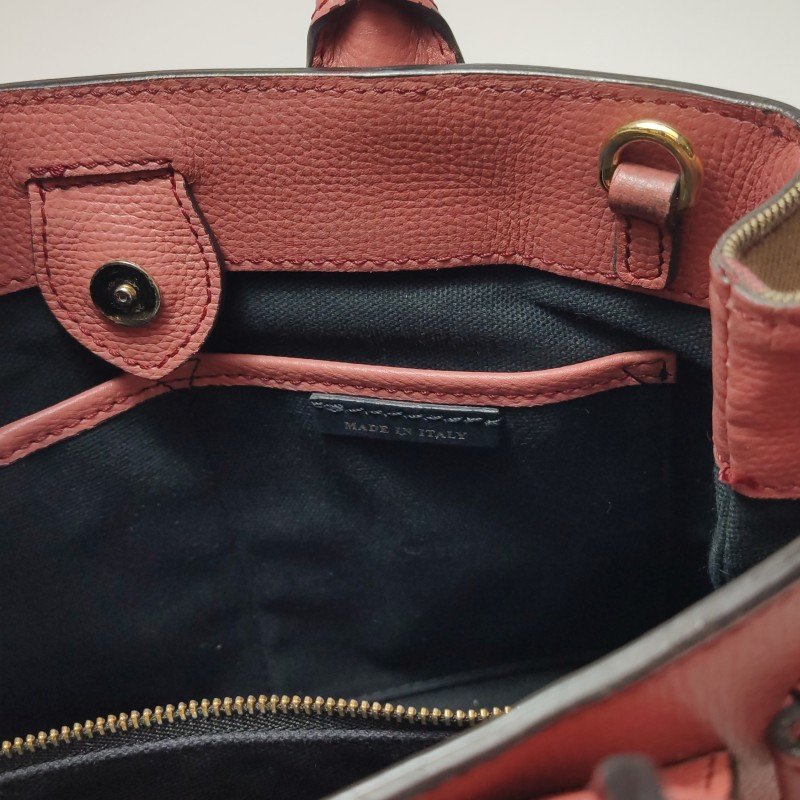 Burberry The Banner班納小號牛皮帆布純色雙搭扣字母logo斜挎包單肩包-9