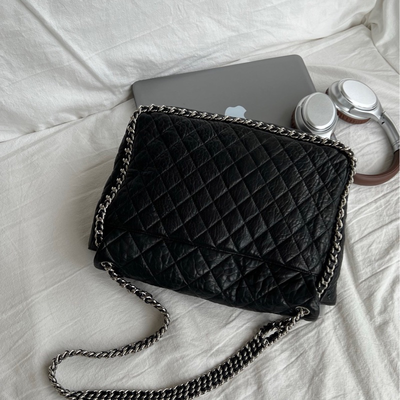 chanel黑銀滾邊xxl機場包-3