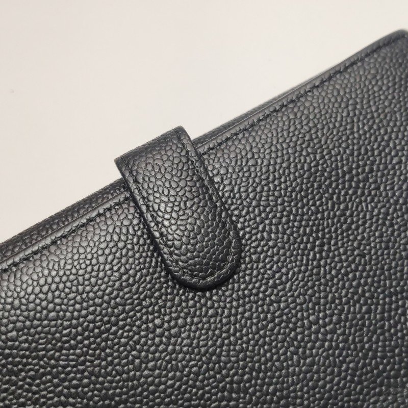 Chanel牛皮純色雙C logo錢包-10