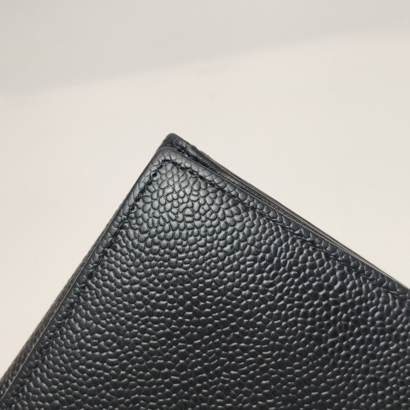 Chanel牛皮純色雙C logo錢包-11