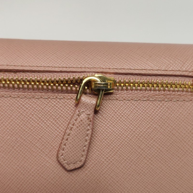 Prada牛皮純色字母Logo蝴蝶結錢包-9