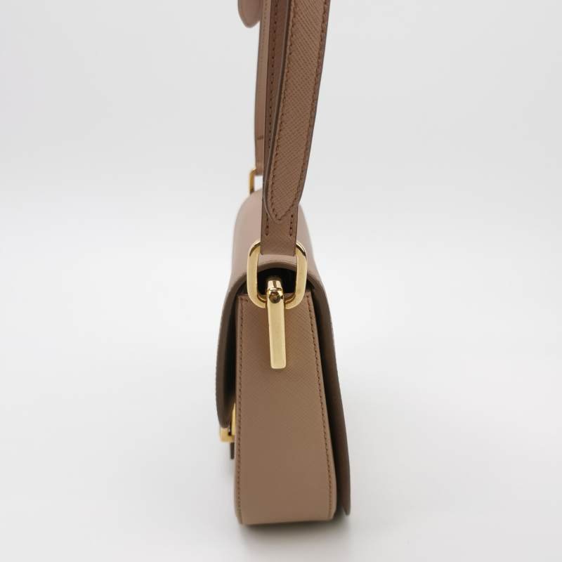 Prada Embleme牛皮純色字母Logo徽標單肩包-2
