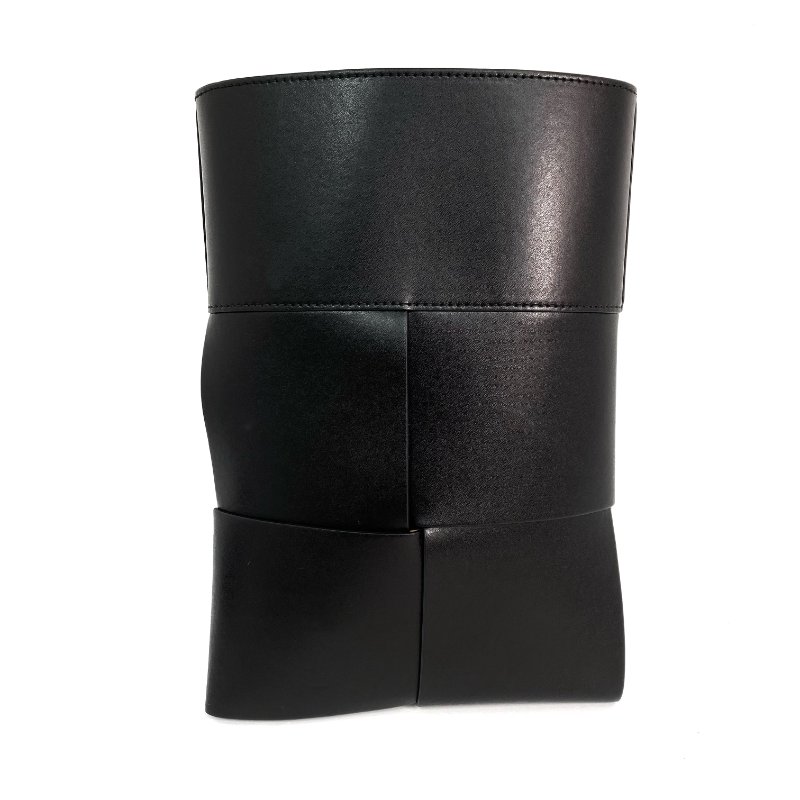 △ Bottega Vaneta 寳緹嘉 Black Lambskin Maxi Cassette Shoulder Bag 黑色小羊皮肩背袋 - 257024008-1