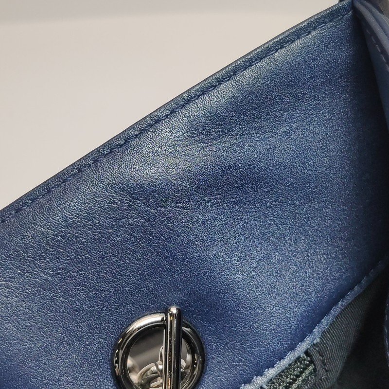 Chanel BoyBag牛皮拼色方形雙C鎖扣單肩包-9