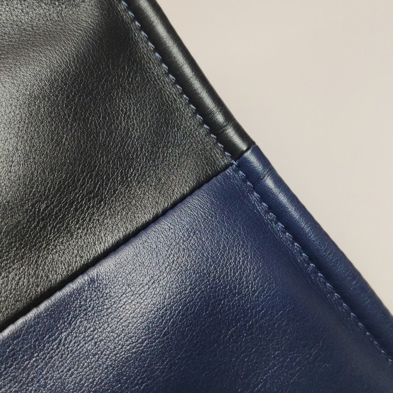 Chanel BoyBag牛皮拼色方形雙C鎖扣單肩包-17