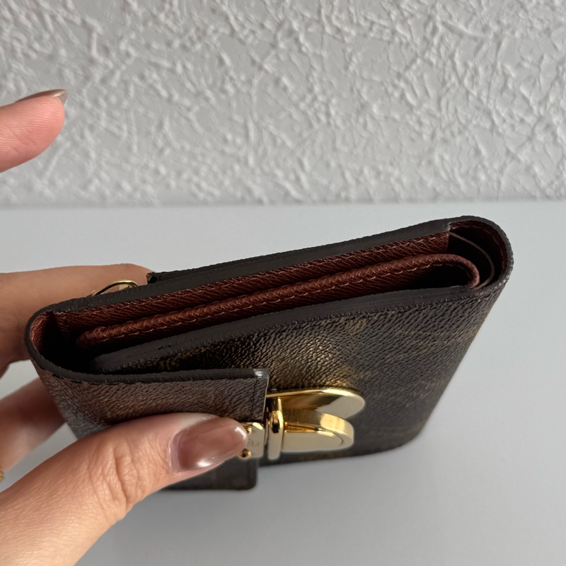 LV花紋金釦烏瑪舒曼三折短夾-5