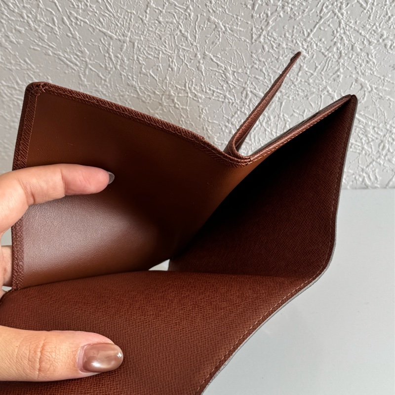 LV花紋金釦烏瑪舒曼三折短夾-27