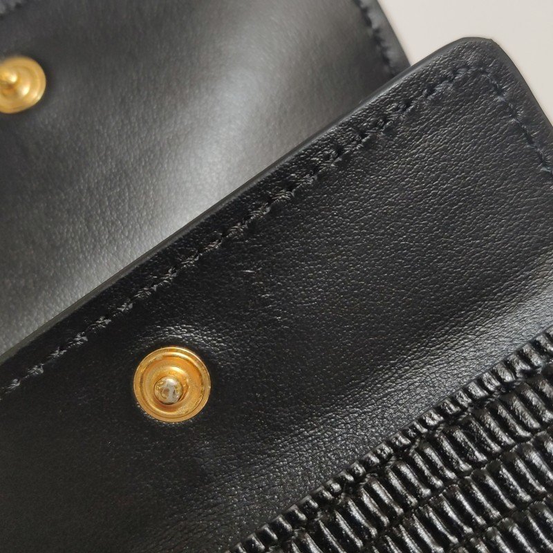 Burberry牛皮拼色TB標誌斜挎包 9.8新-9