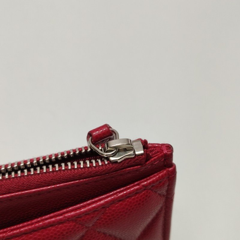 Chanel牛皮純色菱格絎縫雙C logo錢包-9