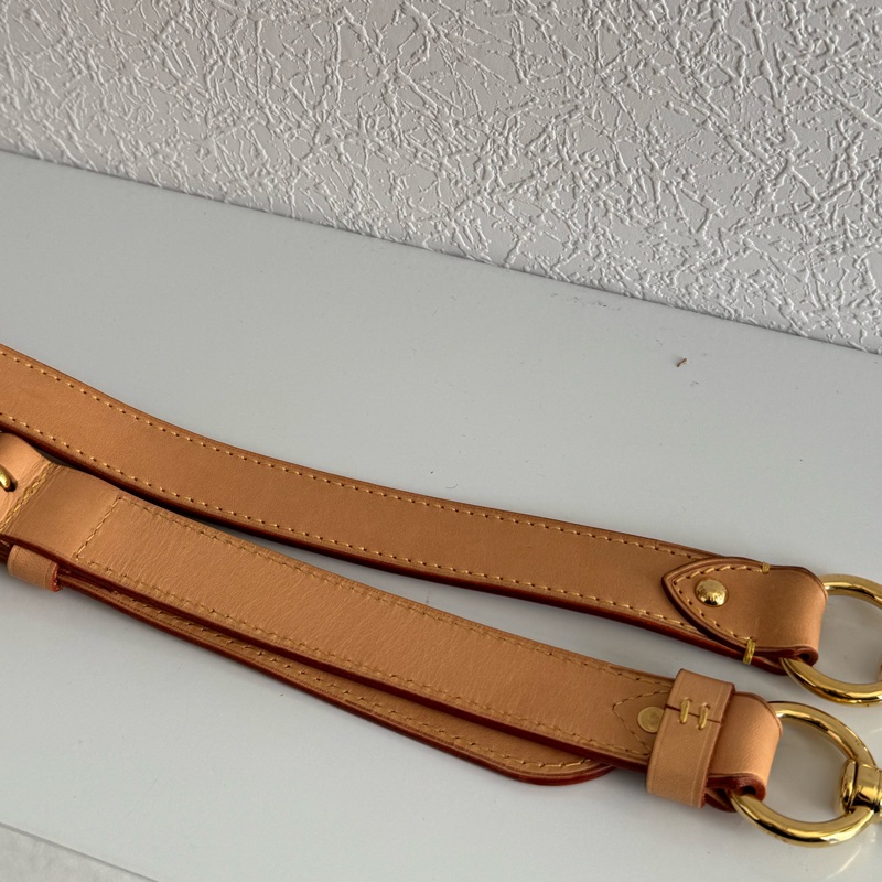 LV背帶 超好用~長度可以調節❤️-11