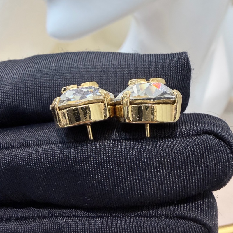 Valentino The Bold Edition 金色四爪水鑽Vlogo 耳環 XC144-5