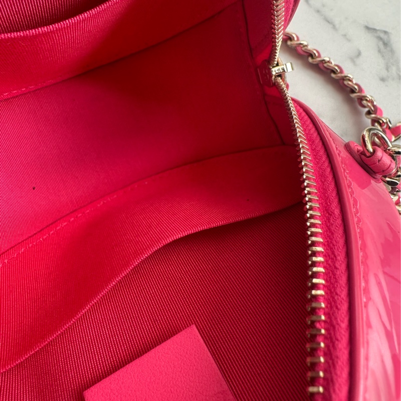 Chanel粉色亮面漆皮mini圓餅包  好可愛-20