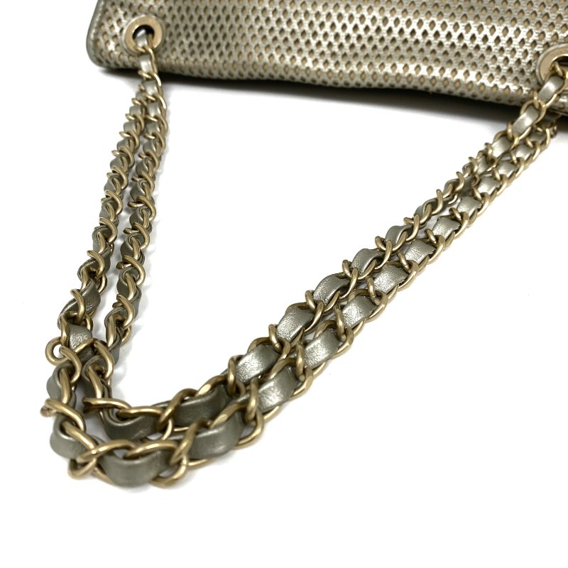 △ Chanel 香奈兒 Silver Perforated Calfskin Gold Tone Metal Chain Shoulder Bag No.17 銀色穿孔小牛皮金色金屬鏈條肩背袋 No.17 -257024591-7