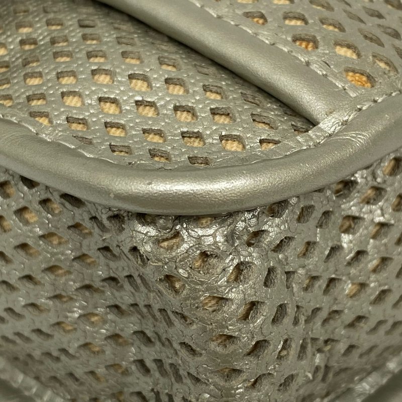 △ Chanel 香奈兒 Silver Perforated Calfskin Gold Tone Metal Chain Shoulder Bag No.17 銀色穿孔小牛皮金色金屬鏈條肩背袋 No.17 -257024591-8
