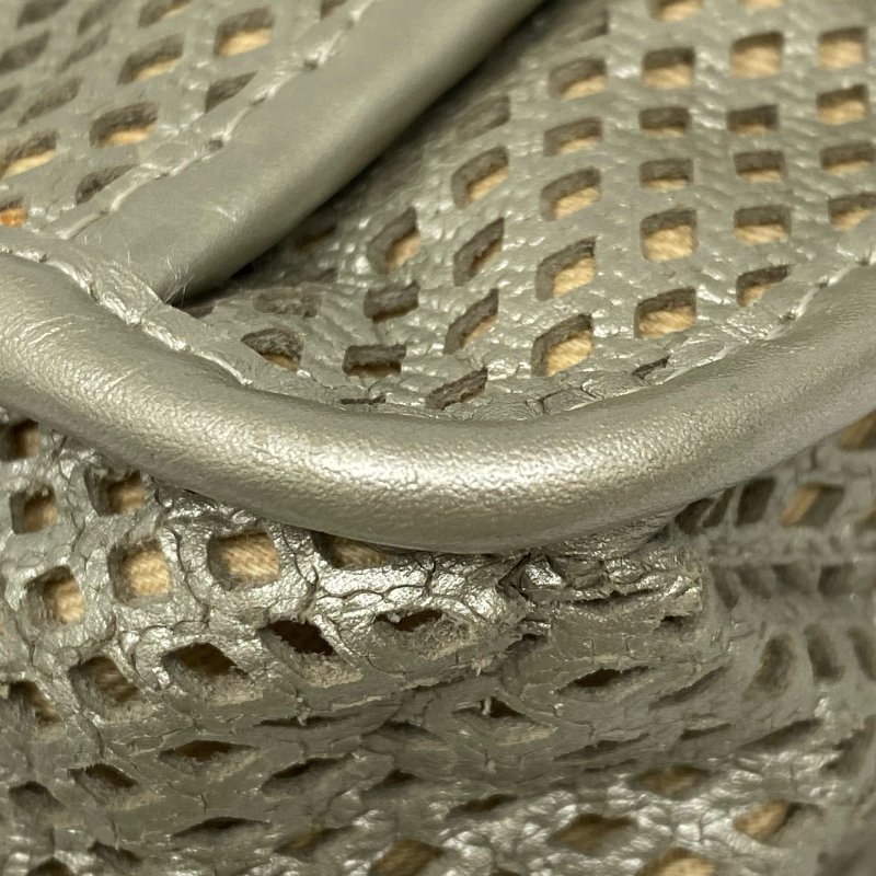 △ Chanel 香奈兒 Silver Perforated Calfskin Gold Tone Metal Chain Shoulder Bag No.17 銀色穿孔小牛皮金色金屬鏈條肩背袋 No.17 -257024591-9