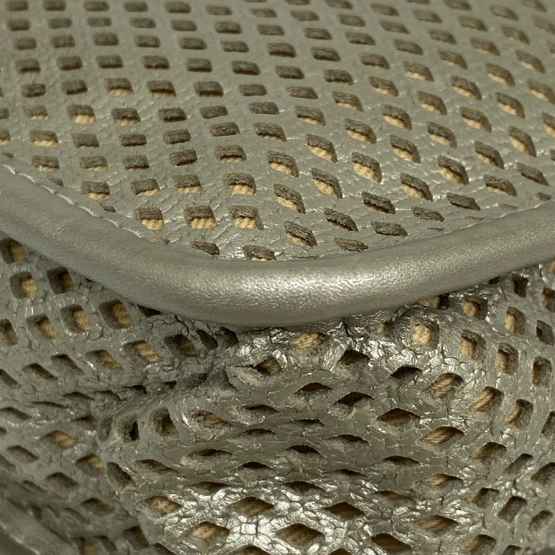 △ Chanel 香奈兒 Silver Perforated Calfskin Gold Tone Metal Chain Shoulder Bag No.17 銀色穿孔小牛皮金色金屬鏈條肩背袋 No.17 -257024591-10