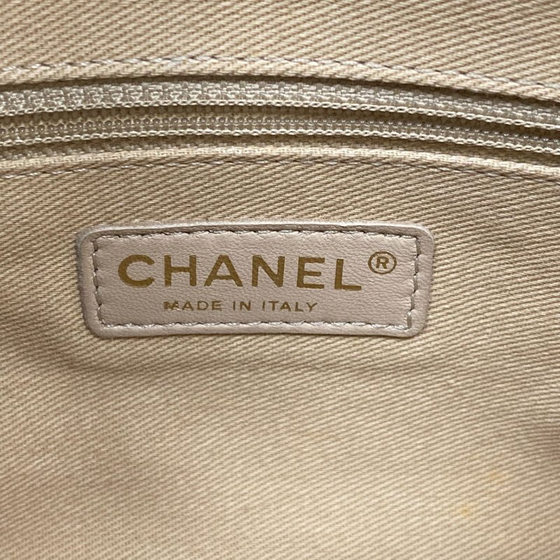 △ Chanel 香奈兒 Silver Perforated Calfskin Gold Tone Metal Chain Shoulder Bag No.17 銀色穿孔小牛皮金色金屬鏈條肩背袋 No.17 -257024591-16