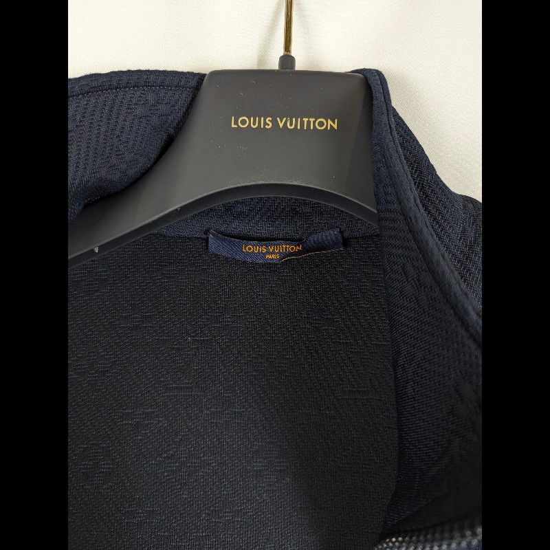 莉亞精品♡LV 浮雕滿印立領外套 尺碼S 二手美品-5