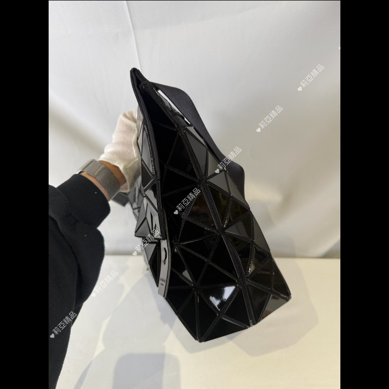 莉亞精品♡三宅一生 黑色亮面郵差包 近新美品-4