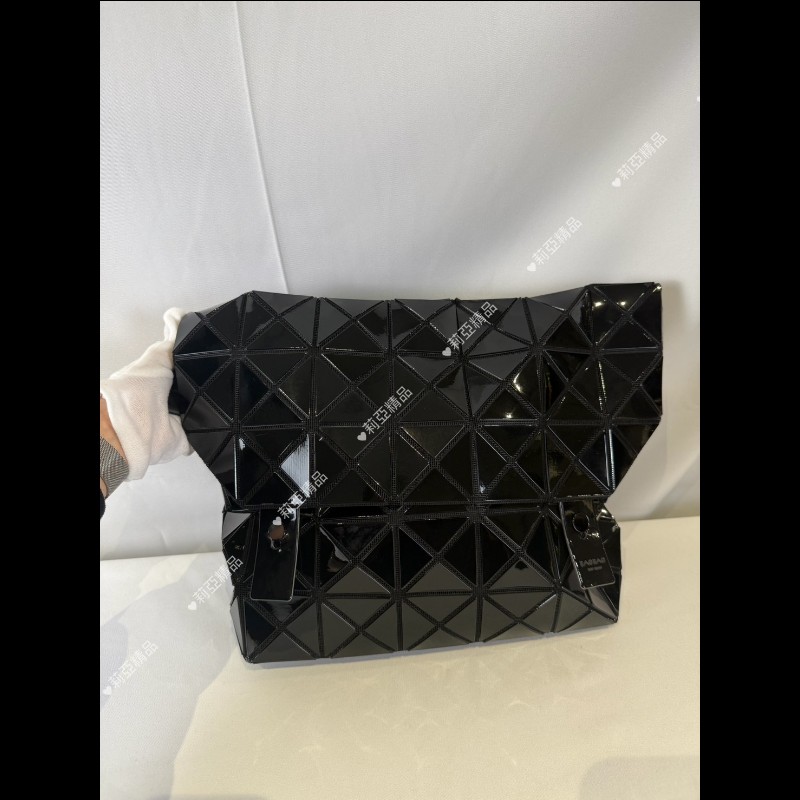 莉亞精品♡三宅一生 黑色亮面郵差包 近新美品-5