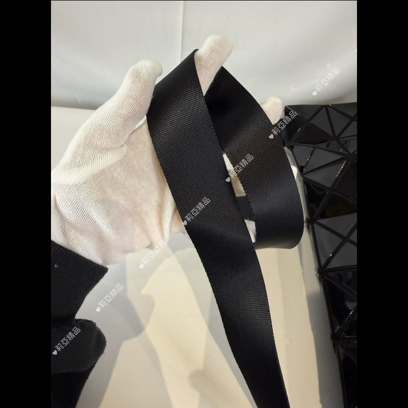 莉亞精品♡三宅一生 黑色亮面郵差包 近新美品-12