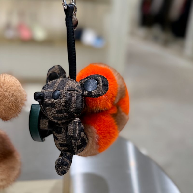 🎉新品好折扣✨Fendi 7AS410 Furette 拼色貂毛 FF造型吊飾-2